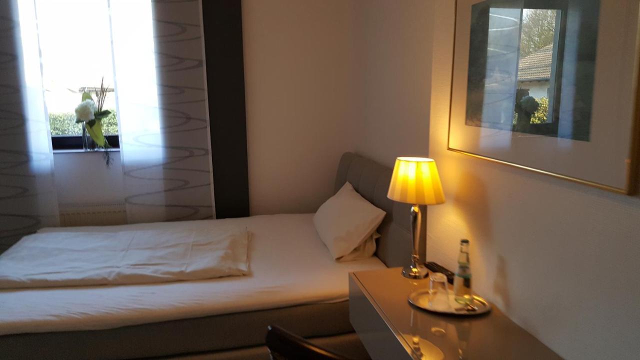 Landhotel Linden am Venekotensee Niederkrüchten Exterior foto